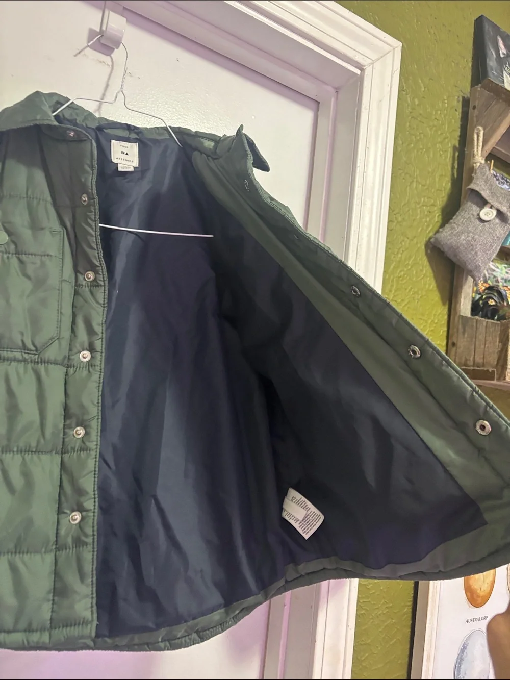 Free Assembly lightweight quilted